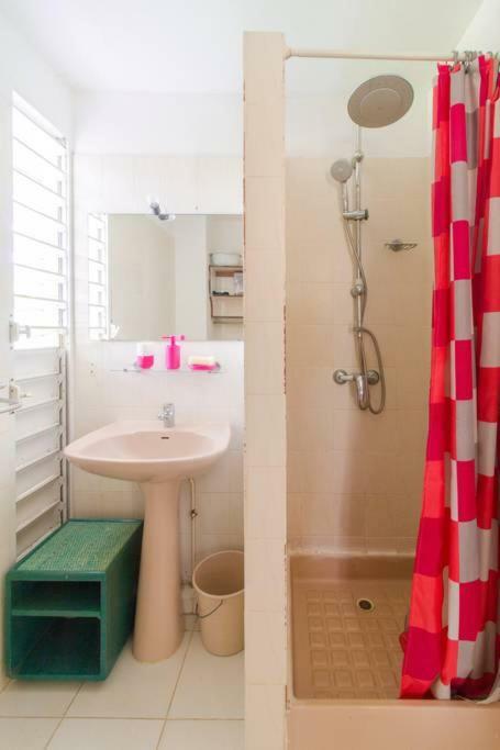Superbe Studio Avec Jacuzzi Prive Apartment Sainte-Anne Ngoại thất bức ảnh